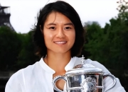 震撼！李娜在网球赛场遭遇淘汰！